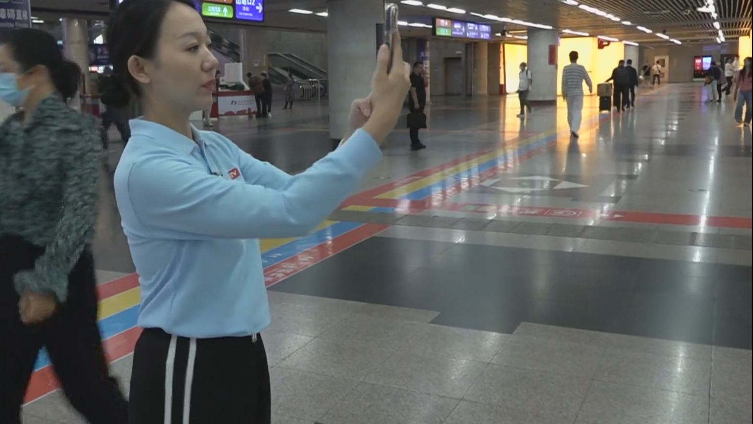 找路效率大幅提高 北京西站上线AR实景导航服务