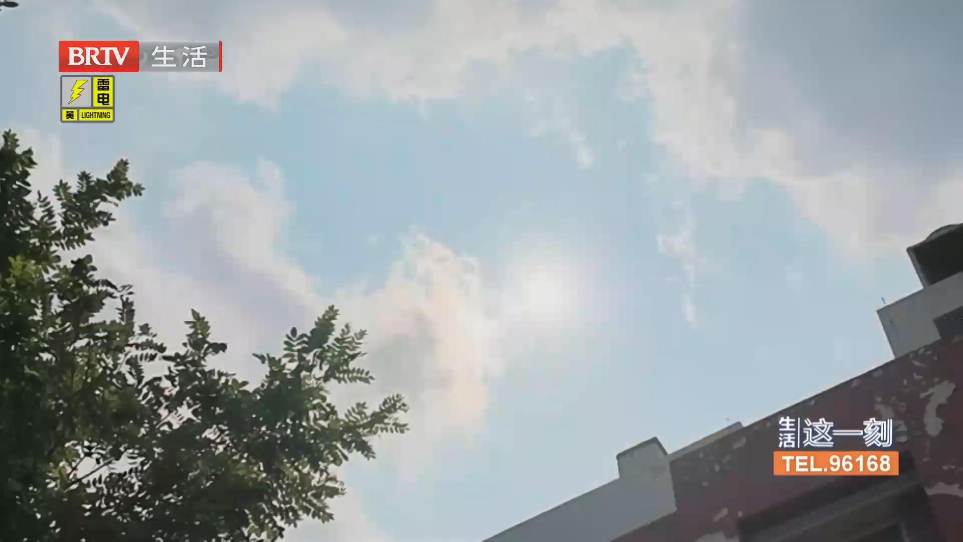 雷雨频繁造访 闷热不减注意防暑 天气炎热 为什么越喝水越渴？ 夏季呼吸性碱中毒高发 医生教您如何快速缓解