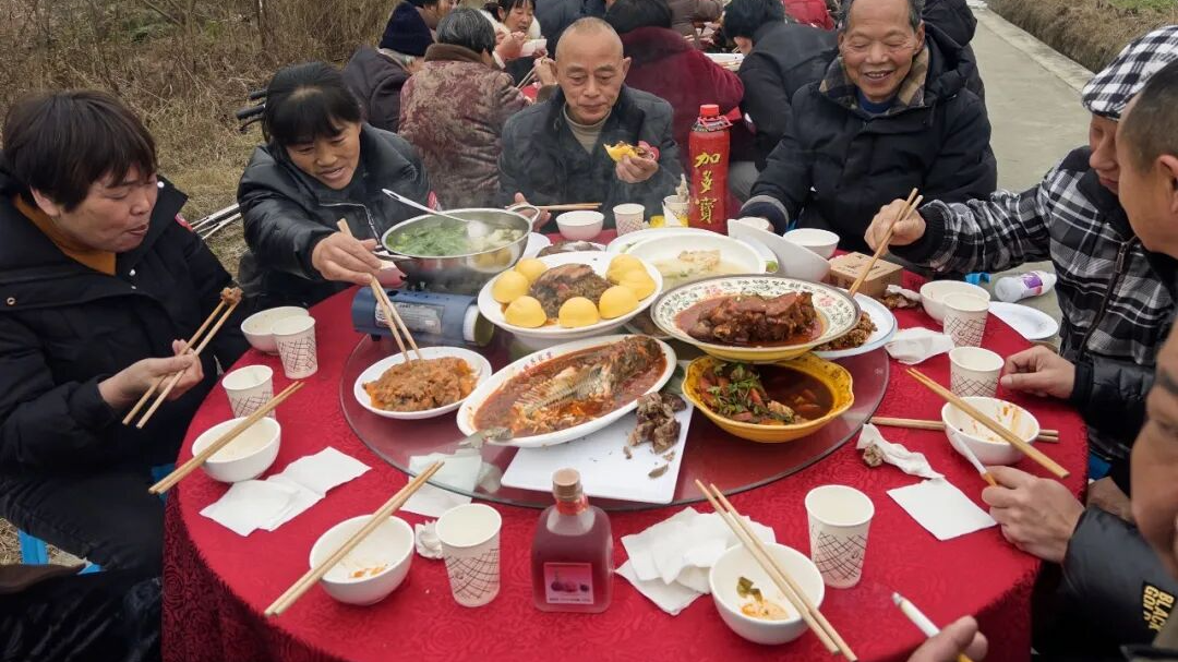 十万人围观杀年猪,围观的究竟是什么? 十万人围观杀年猪,围观的究竟是什么?