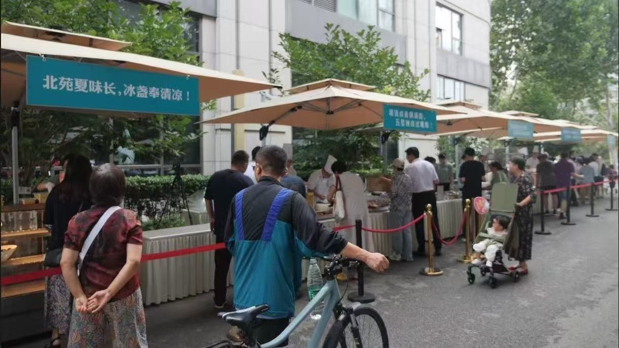 “星级美味”熟食外摆集市热闹开市! “星级美味”熟食外摆集市热闹开市!