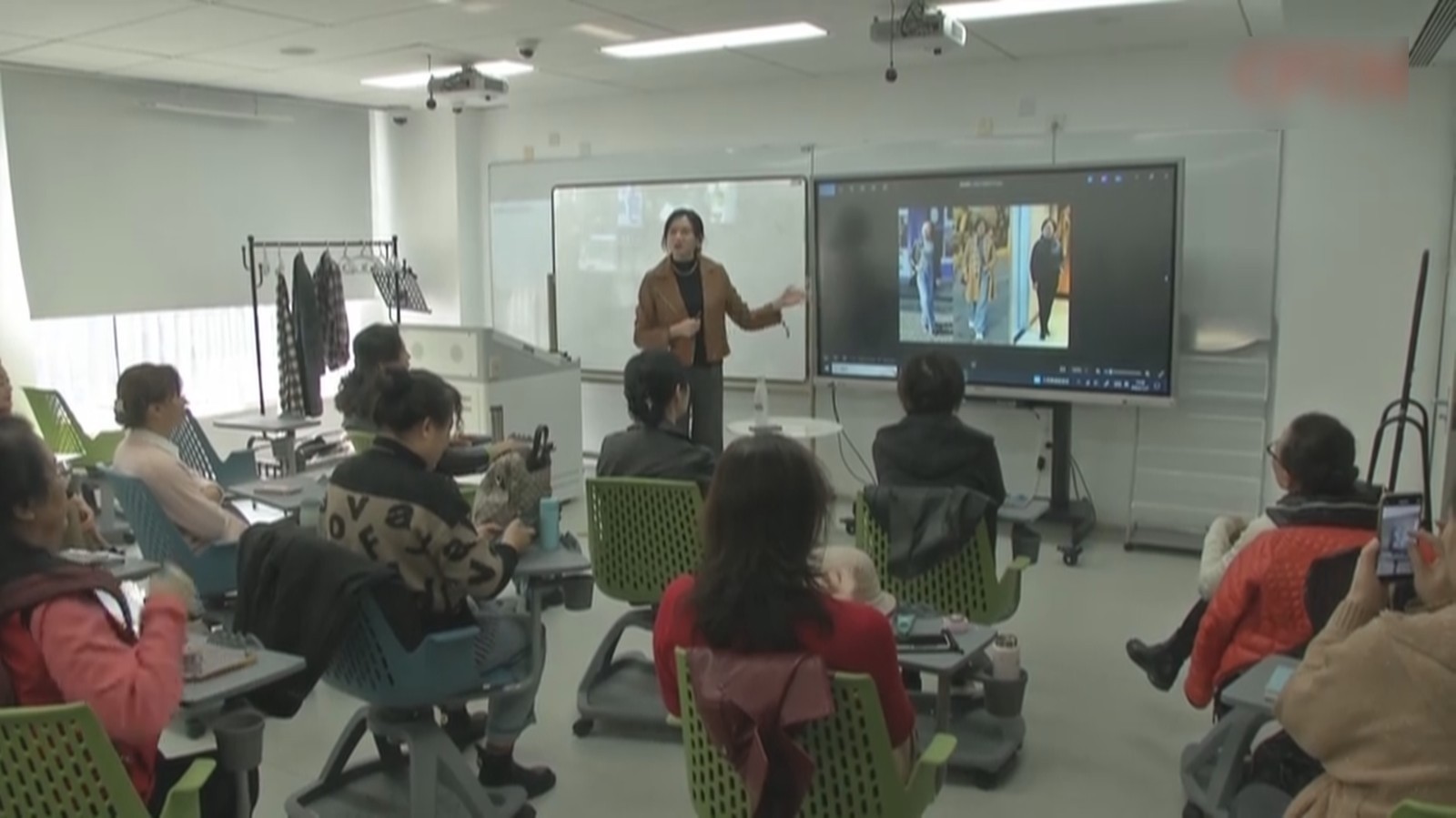 老年大学“一座难求” 如何多措并举助力老有所学? 老年大学“一座难求” 如何多措并举助力老有所学?