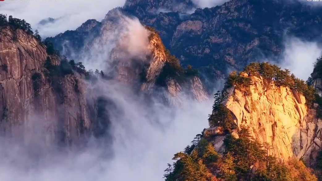 云海翻涌！洛阳攻离山壮美如画
