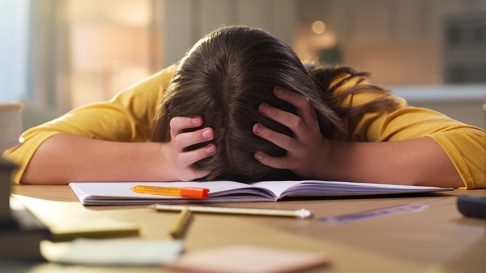 “我很记仇,能折磨死你们!”南京一老师课堂上侮辱贬低学生 “我很记仇,能折磨死你们!”南京一老师课堂上侮辱贬低学生