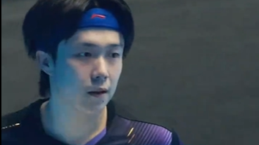 王楚钦退场时示意球迷安静,每次退场都会正确引导球迷。 王楚钦退场时示意球迷安静,每次退场都会正确引导球迷。