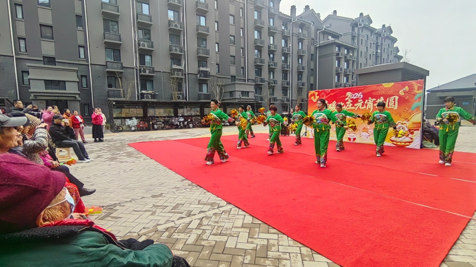 从“搬进来”到“融进去 城南回迁社区里的团圆味儿格外浓