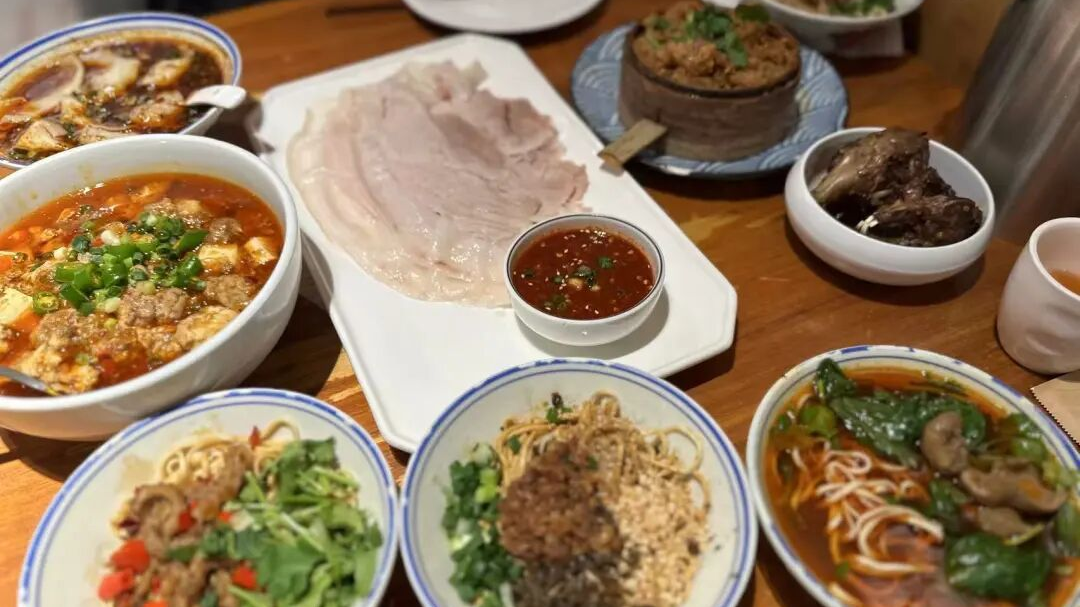 北京“最火驻京办”关门半个月重开业，菜有调整吗？饭点排队超1小时