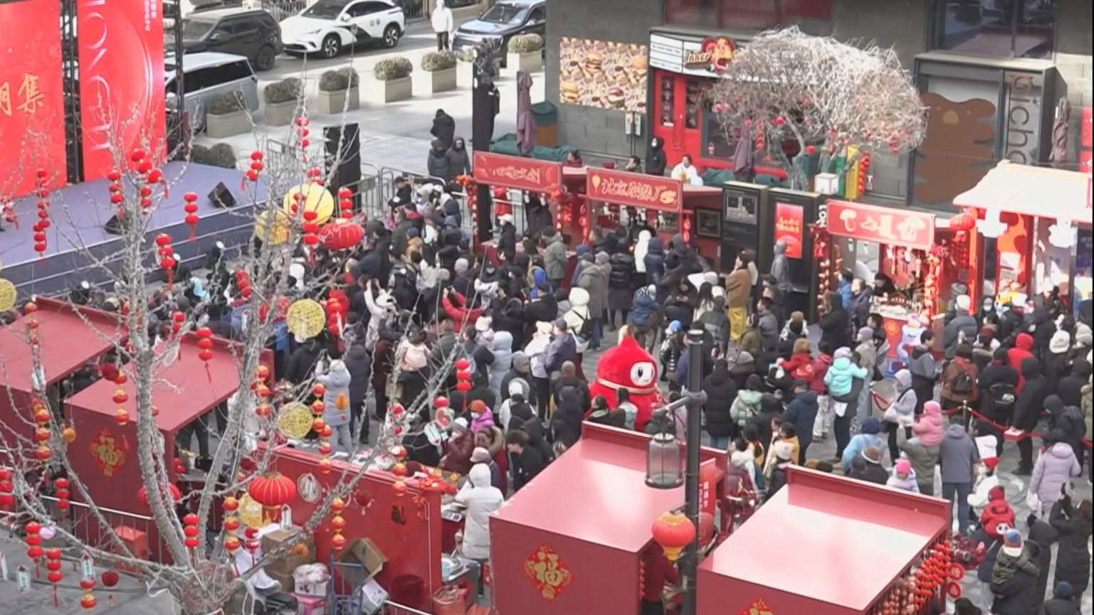 隆福寺市集三天客流超20万 人气爆棚
