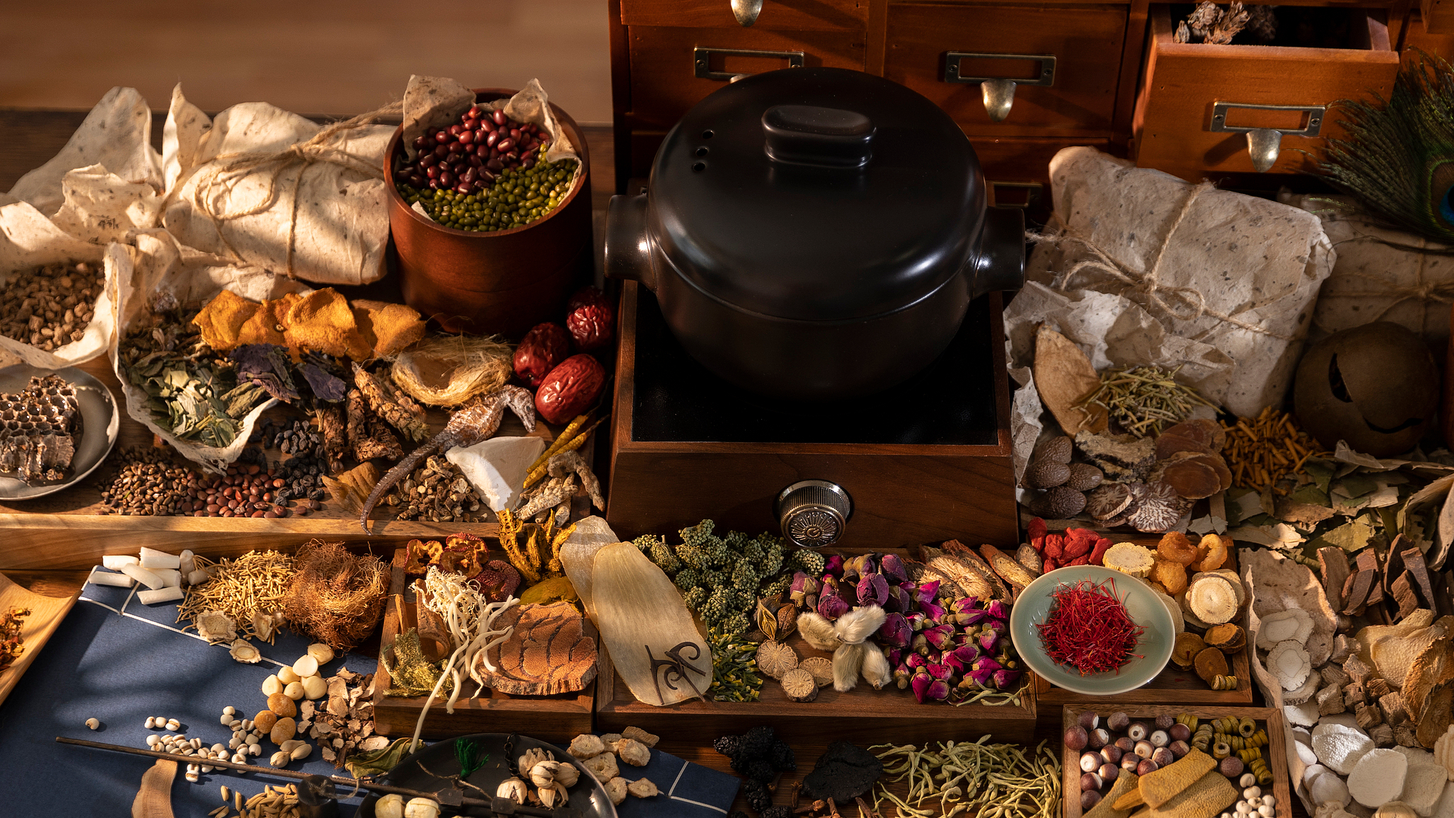 新春走基层丨英山药材出山记 新春走基层丨英山药材出山记