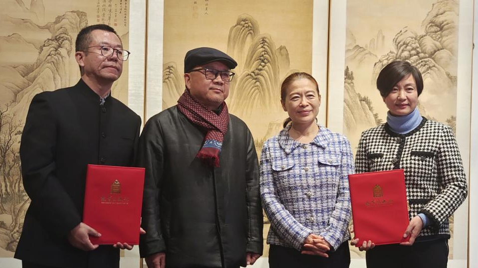 新知故交相见欢——记故宫书苑一场别开生面的签约仪式