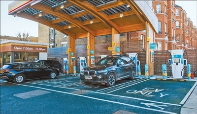 加速普及，英国2025年纯电动汽车注册量增长近25%