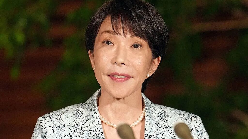 宁可让皇室“收养子”也不允许有“女天皇”，高市早苗强推，“支持率下滑”