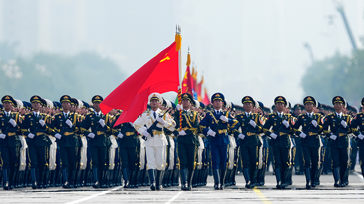 聆听新年贺词，一起为梦想奋斗、为幸福打拼！