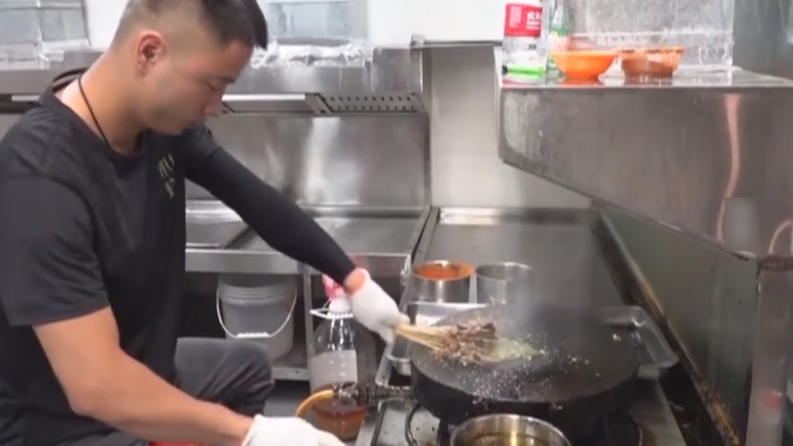 岳阳烧烤学院正式启动招生,评论:烧烤背后有大产业 大民生 岳阳烧烤学院正式启动招生,评论:烧烤背后有大产业 大民生