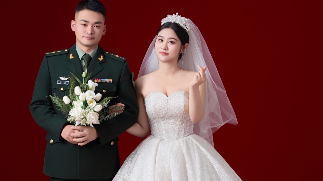 颜值“爆表”、甜度“拉满”!来看兵哥兵姐的“朋友圈” 颜值“爆表”、甜度“拉满”!来看兵哥兵姐的“朋友圈”