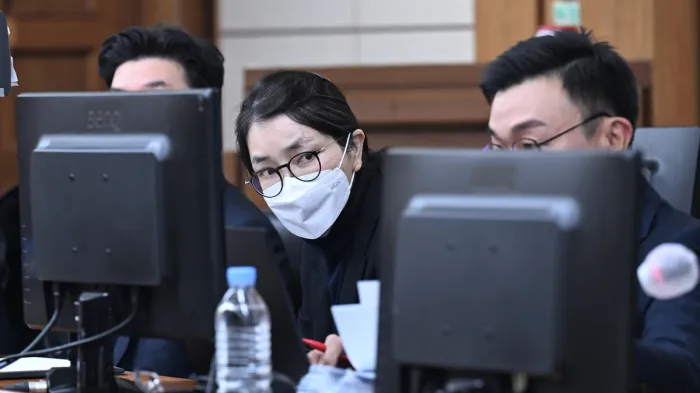 韩国前总统夫人金建希所涉股价操纵等案今日一审宣判