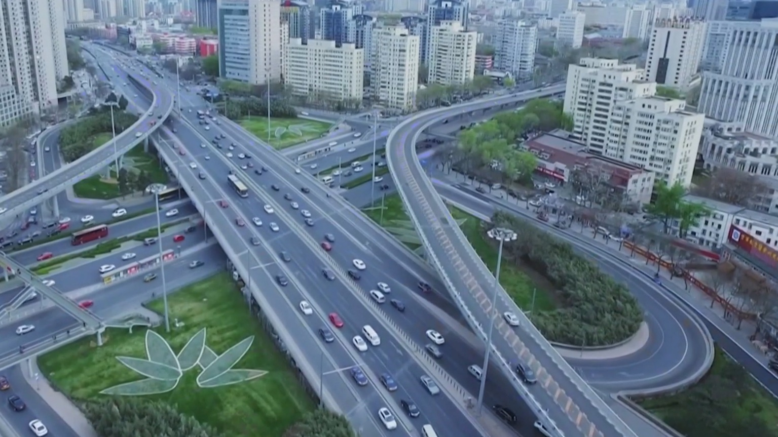 京津冀基金与企业融资对接会举办 签约投资额超43亿元 京津冀基金与企业融资对接会举办 签约投资额超43亿元