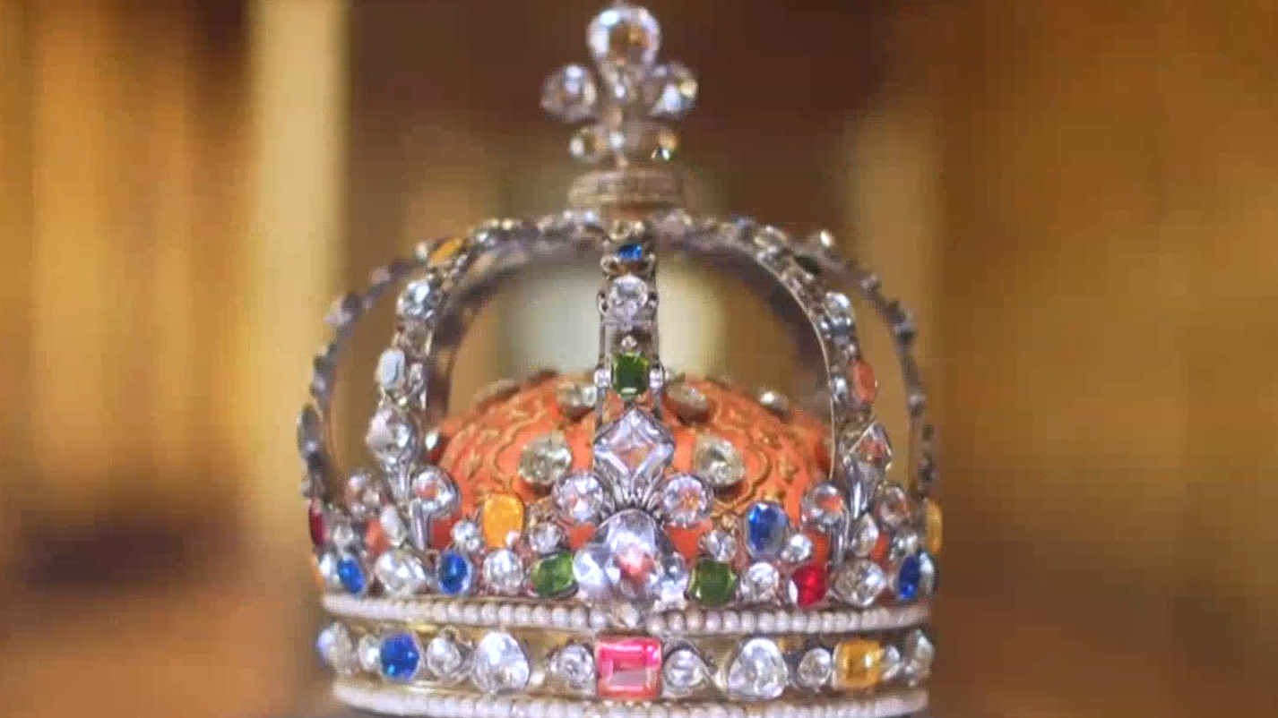 卢浮宫劫案调查最新进展：超8000颗钻石 200颗珍珠被盗