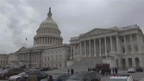 美参议院再次否决临时拨款法案 政府停摆持续