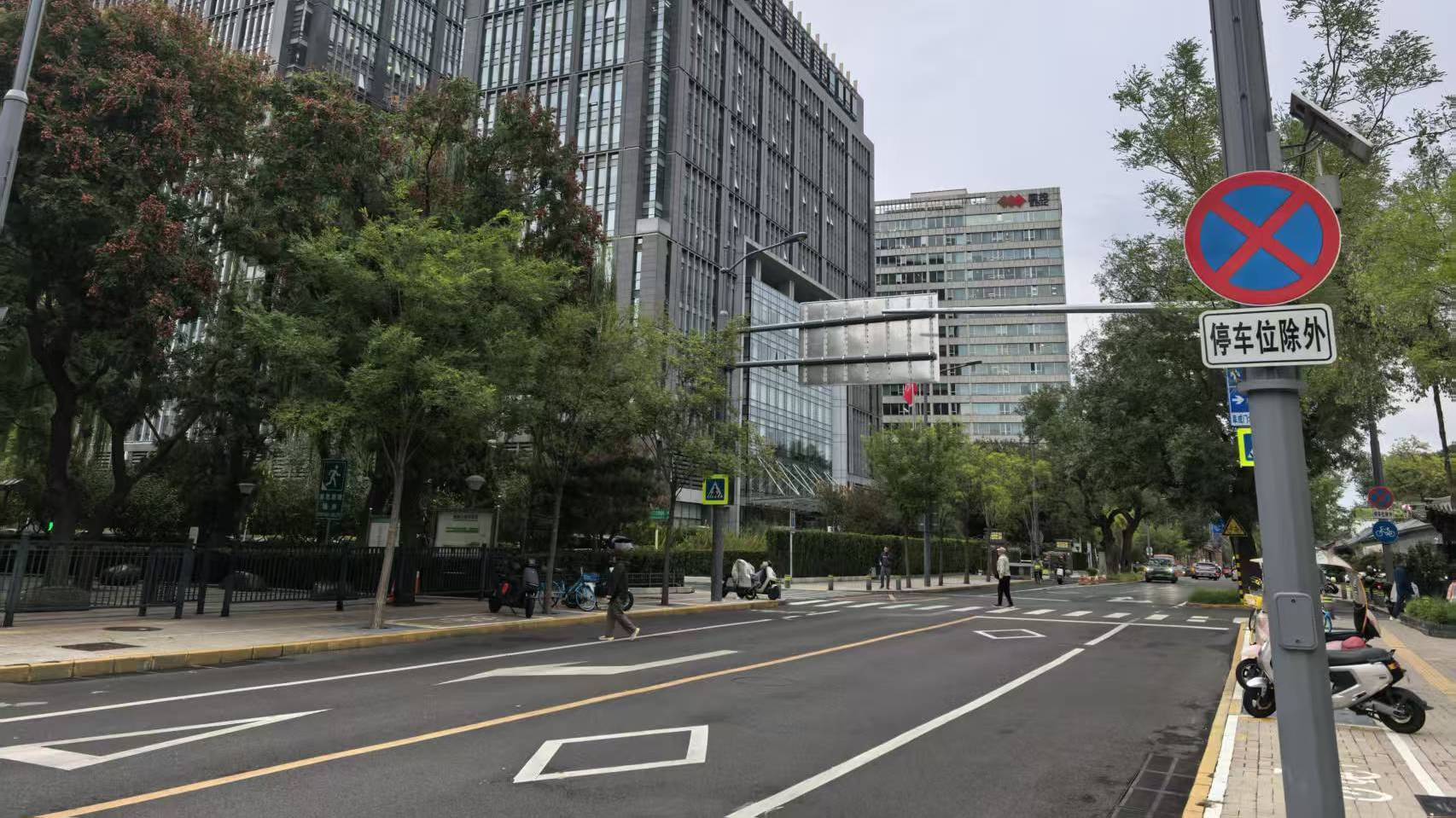 受壁街通车：地上展新貌，地下有乾坤