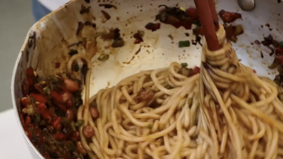 来2026味到京城美食节，沉浸式嗦粉！