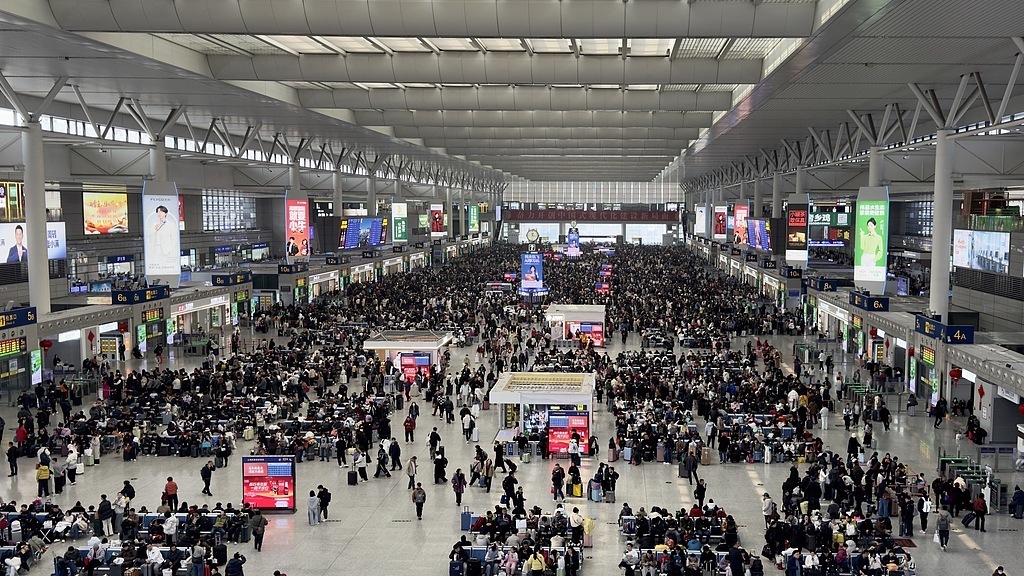 春运半月,预计全社会跨区域人员流动量超35亿人次 春运半月,预计全社会跨区域人员流动量超35亿人次