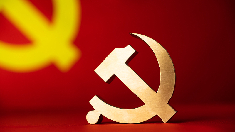 《决定》强调促进各种所有制经济优势互补、共同发展 《决定》强调促进各种所有制经济优势互补、共同发展