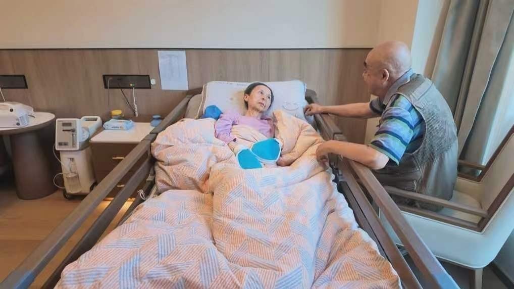 阿尔茨海默病不只是忘事儿!妻子患病6年后在养老机构开启新生活 阿尔茨海默病不只是忘事儿!妻子患病6年后在养老机构开启新生活