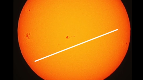 记者在北京丰台花园拍摄到中国空间站凌日画面 记者在北京丰台花园拍摄到中国空间站凌日画面